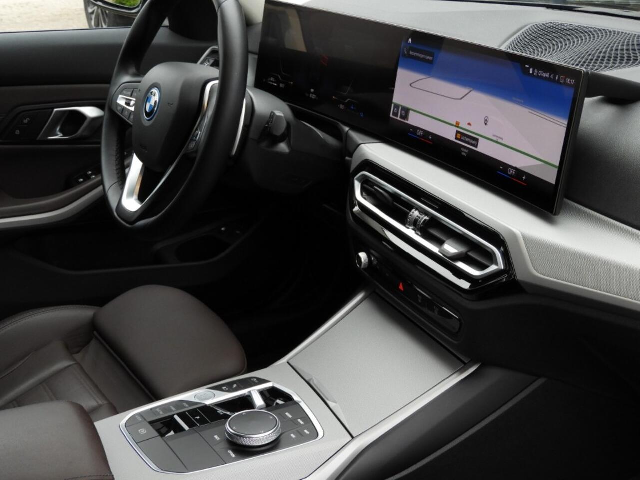 BMW 3-SERIE 320E PLUG-IN HYBRID WIDESCREEN NIEUW MODEL