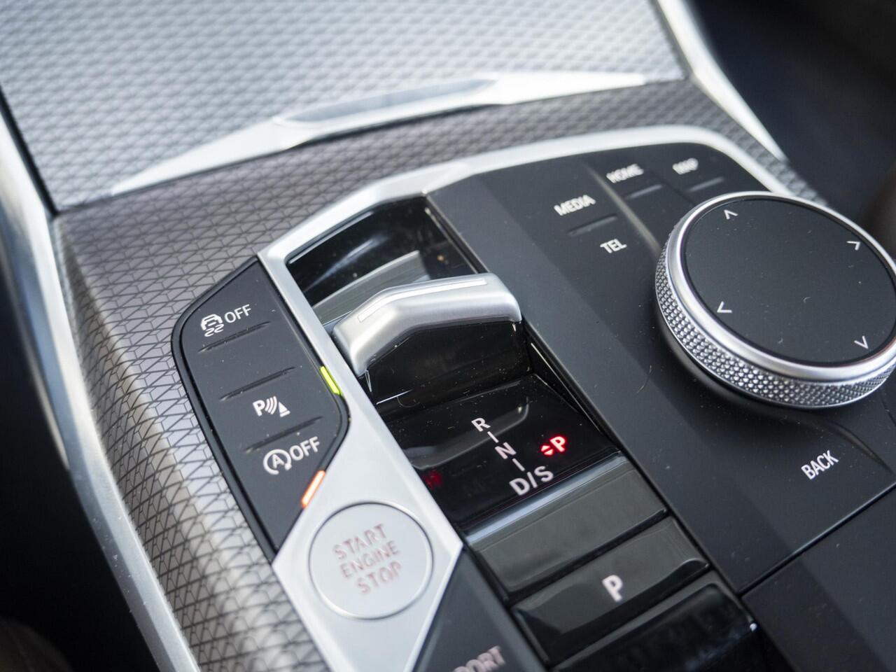 BMW 3-SERIE Touring 320i | M Sportpakket | Elektrisch verwarmde voorstoelen | Sportstoelen | Ekris Selection