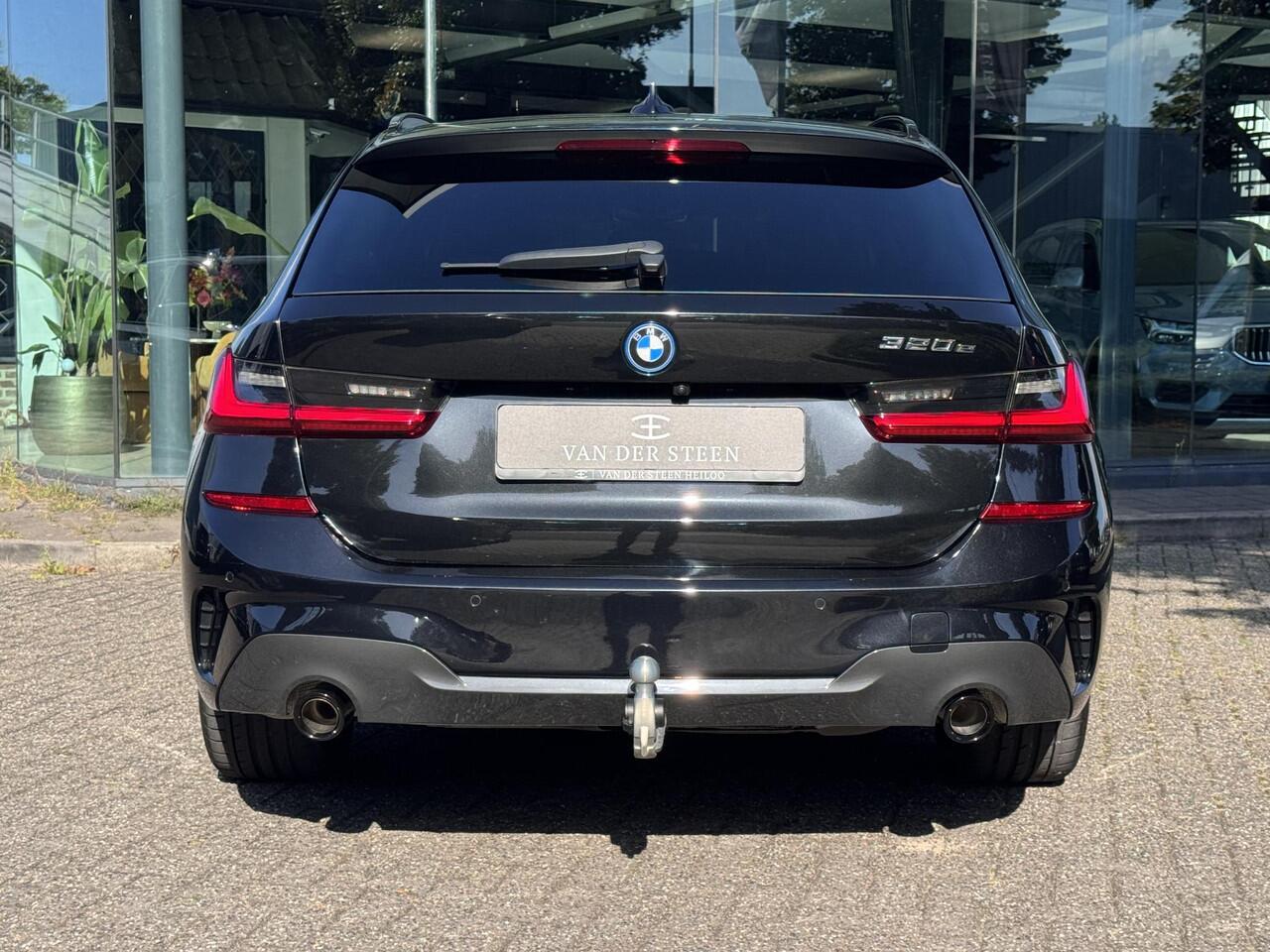 BMW 3-SERIE Touring 320e High Executive M Sport | Elekt. Trekhaak | Camera