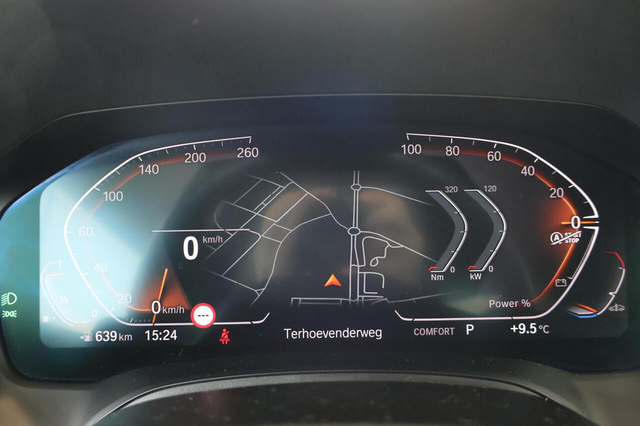 BMW 3-SERIE 318i Business Edition Plus | Parking Pack | Voorstoelen Verwarmd | Apple Carplay