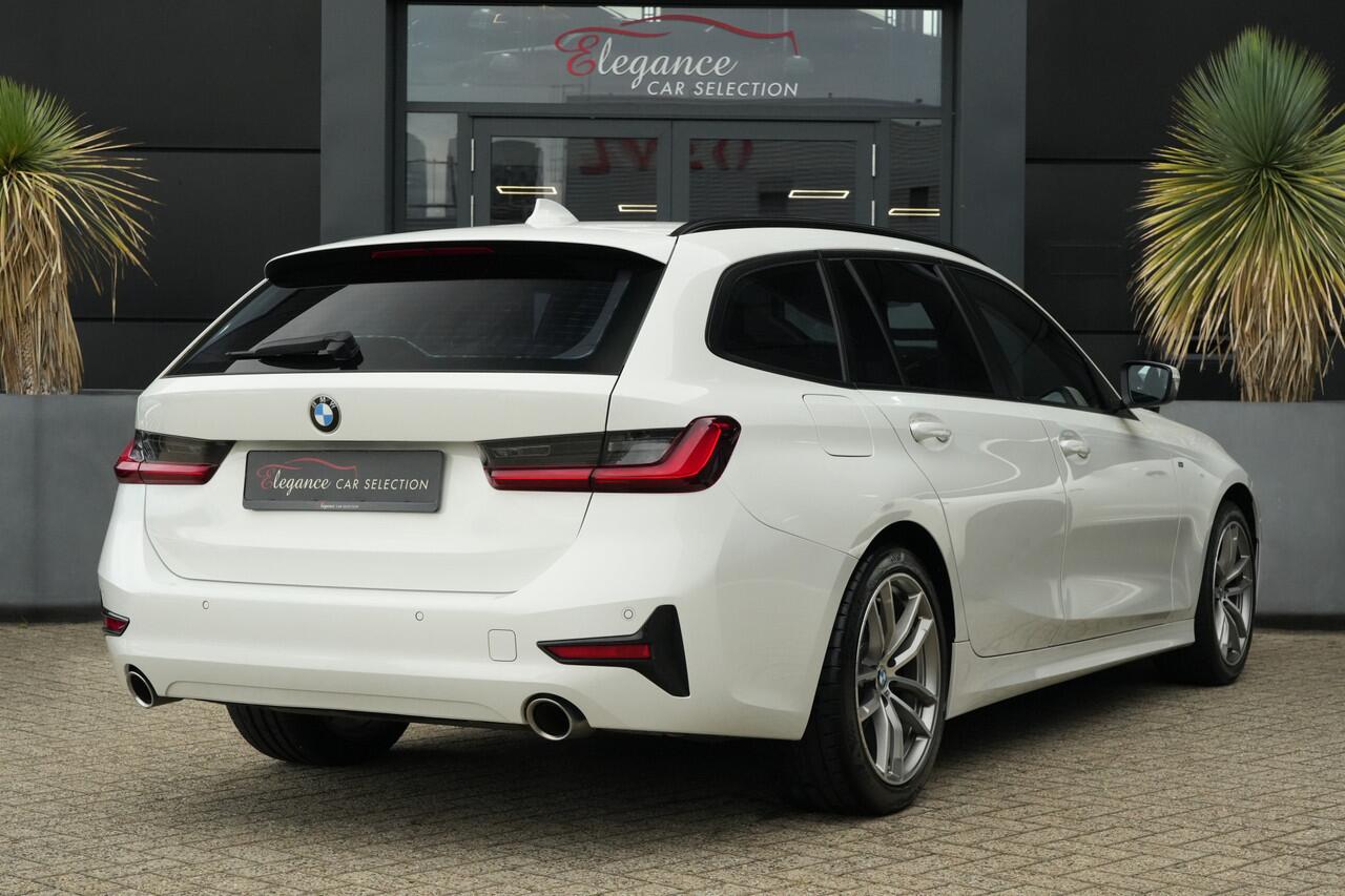 BMW 3-SERIE Touring 318i M Sportline Executive 157pk Navigatie/Stoelverwarming/PDC