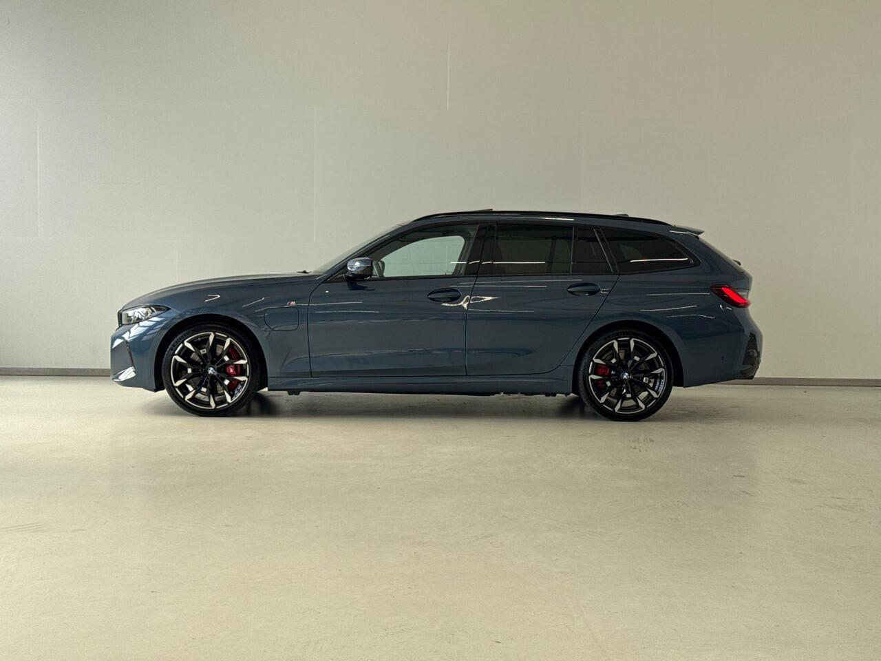 BMW 3-SERIE Touring 330e