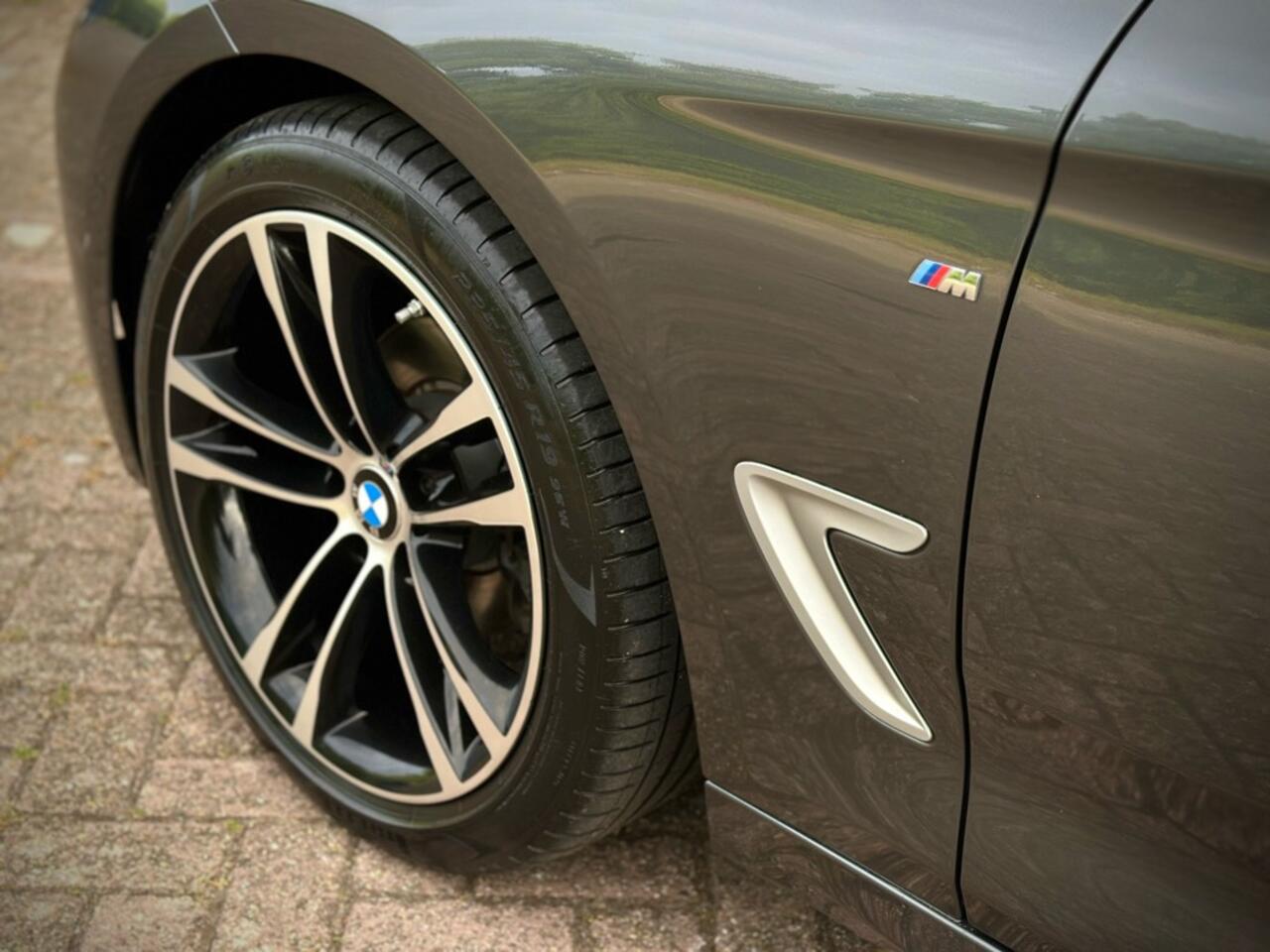 BMW 3-SERIE 320i PANO|VIRTUAL|CAMERA|HiFi|CARPLAY