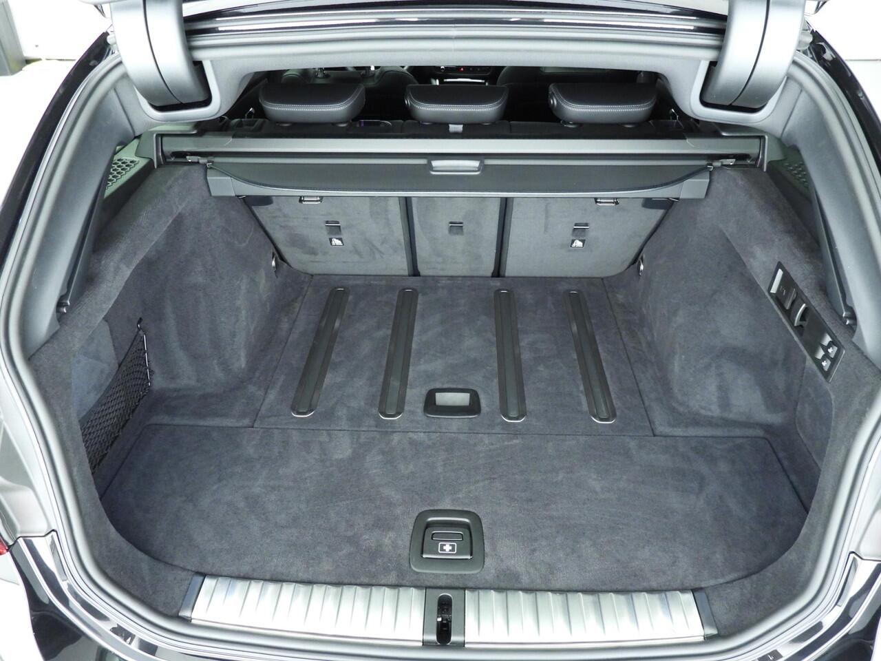 BMW 3-SERIE Touring M340i xDrive | M-Sportpakket | LED | Leder | HUD | Schuifdak | Active cruise | Elektr. zetels | DAB | Harman-kardon sound | Alu 19 inch