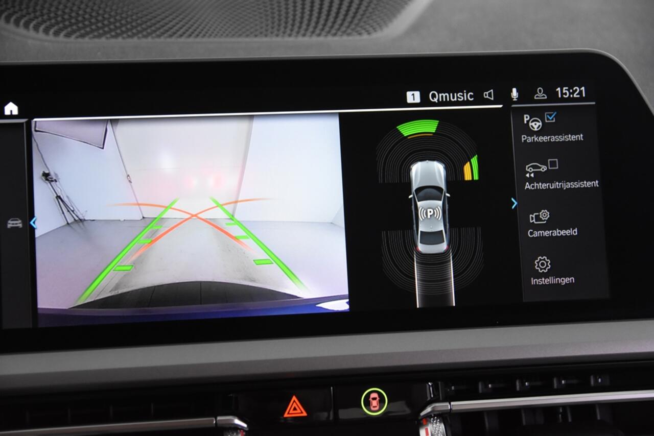 BMW 3-SERIE 330e Business Edition Plus *1ste Eigenaar*Navigatie*Park assist*