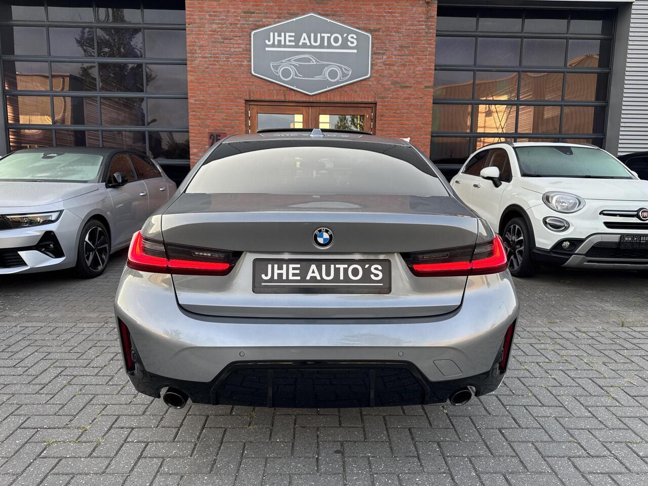 BMW 3-SERIE 318i | Pano | M Sport | LED | Stoelverwarming | Navigatie en meer!