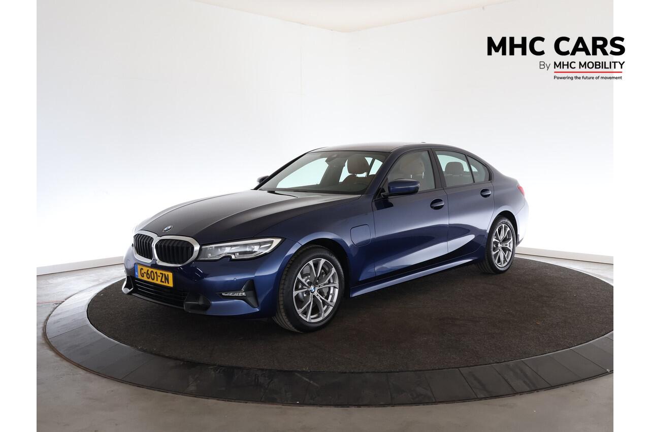 BMW 3-SERIE 330e eDrive Edition | Navi | Carplay | Leer | Cruise | PDC V+A | *
