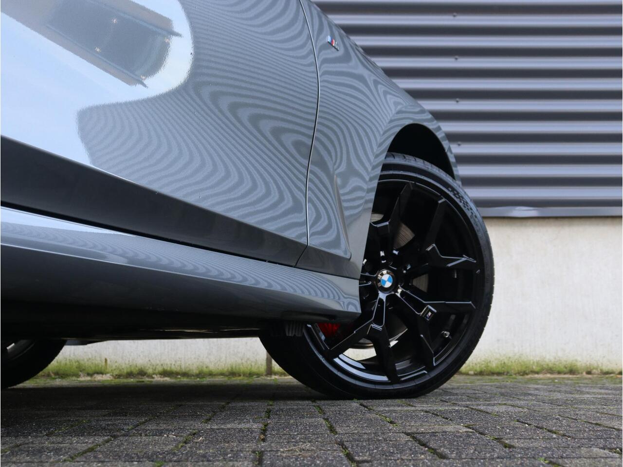 BMW 3-SERIE Touring 330e | M Sportpakket Pro | Panodak | Head-Up | Trekhaak | Driving Assistant Prof. | Parking Assistant Plus | Harman Kardon | Verwarmd Stuurwiel | 19'' LMV