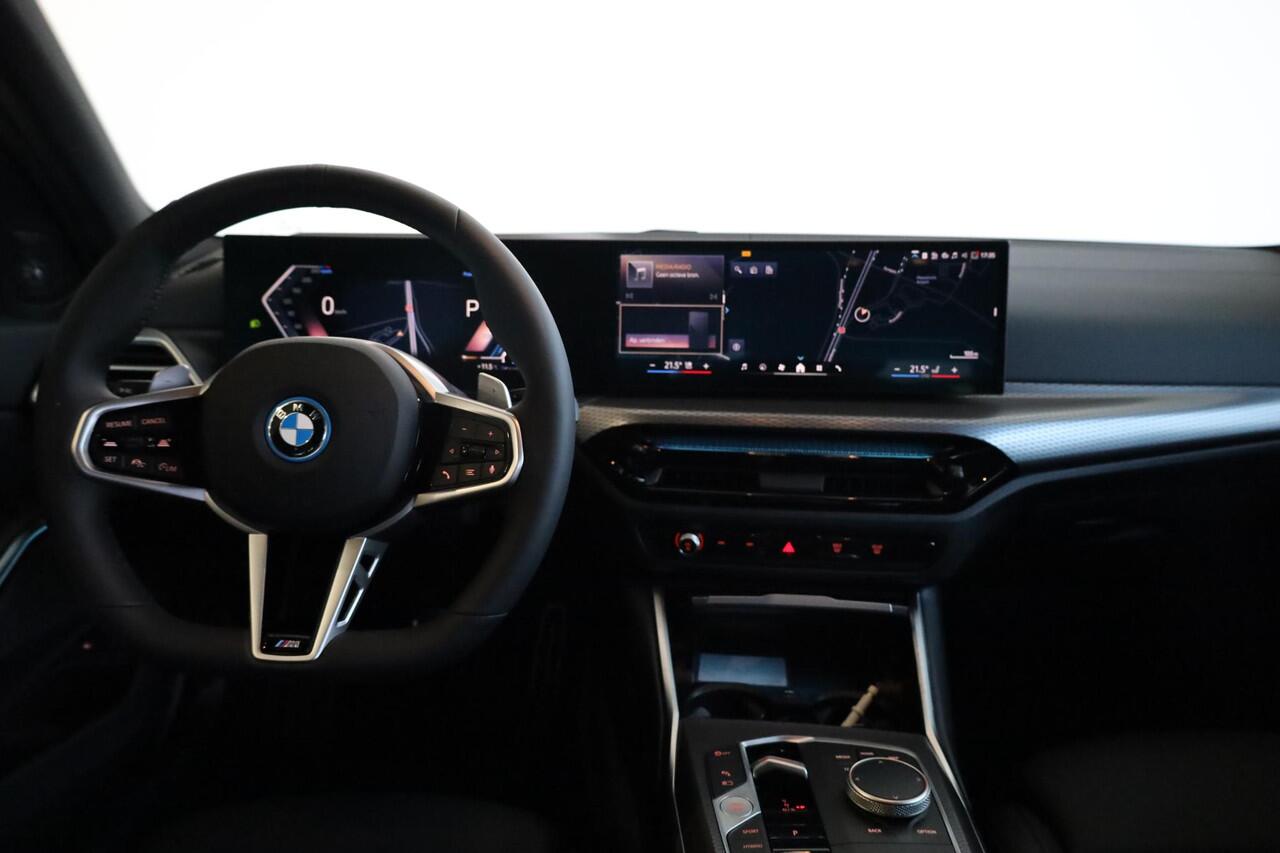 BMW 3-SERIE 330e Sedan | M Sportpakket | Comfort Pack | Elektr. Trekhaak