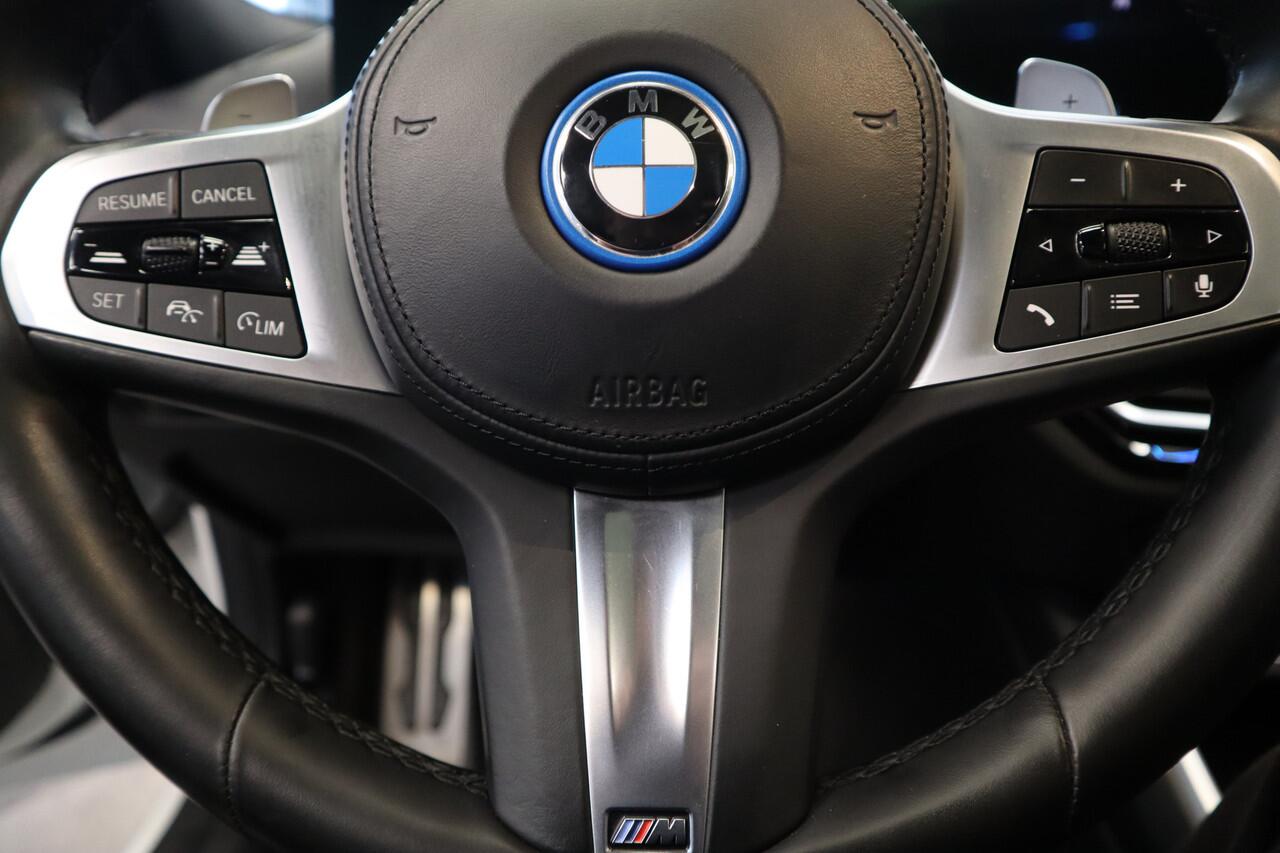 BMW 3-SERIE 330e xDrive ACC Head-UP Leder Elek. stoelen M sport Schuif/kanteldak 24 maanden garantie mogelijk (*vraag naar de voorwaarden)