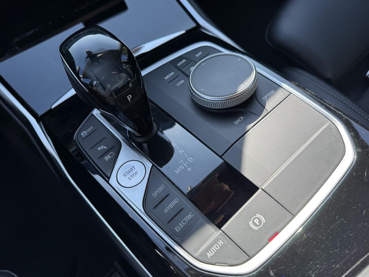 BMW 3-SERIE 330e High Executive, Sport pack | Trekhaak