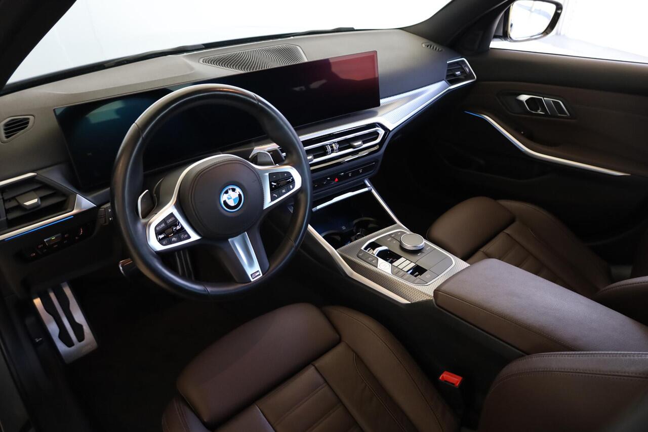 BMW 3-SERIE Sedan 330e | M Sportpakket