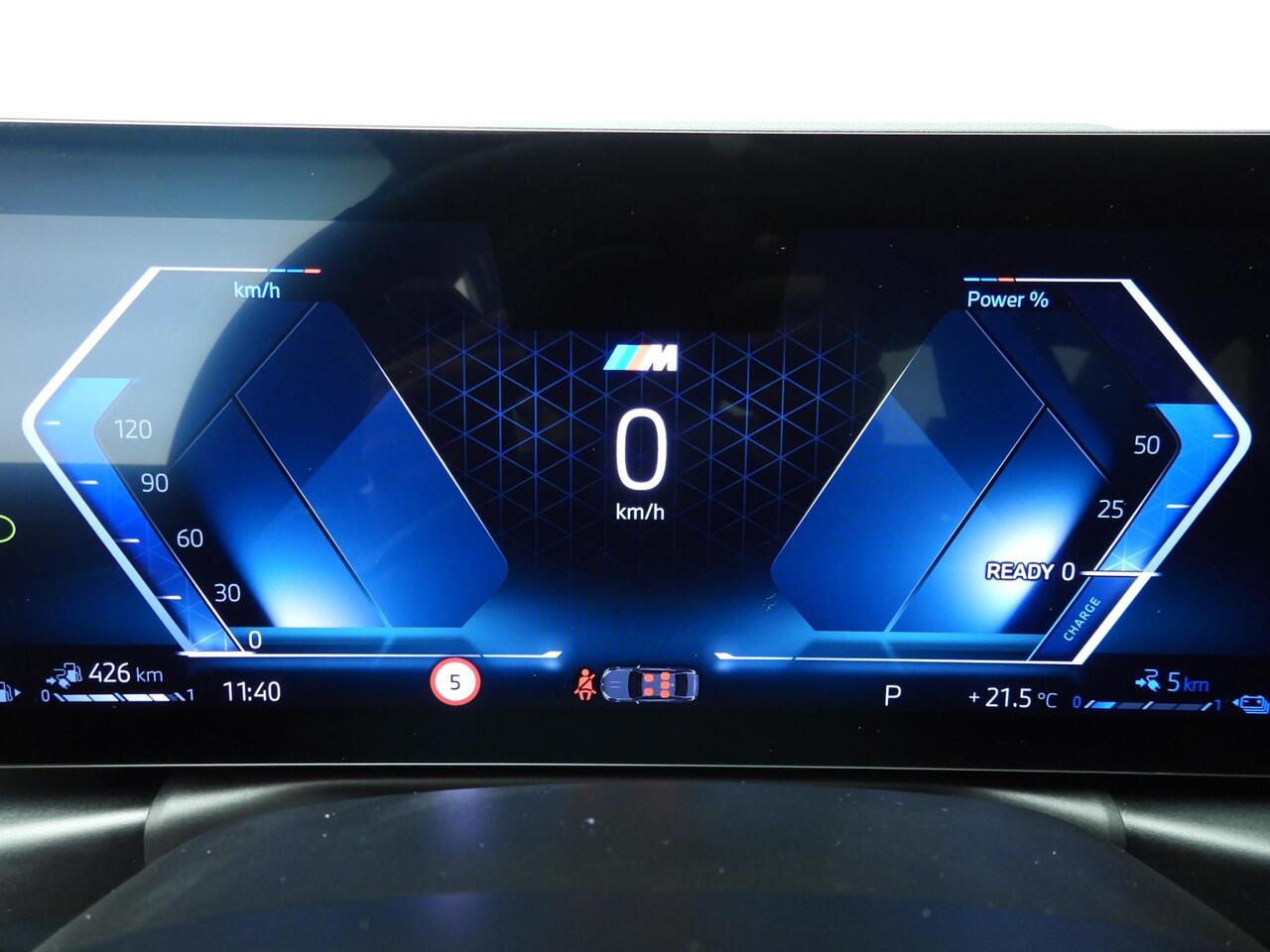 BMW 3-SERIE Sedan 320e | M-Sportpakket | LED | Navigatie | Trekhaak | Stoelverwarming | DAB | Alu 18 inch