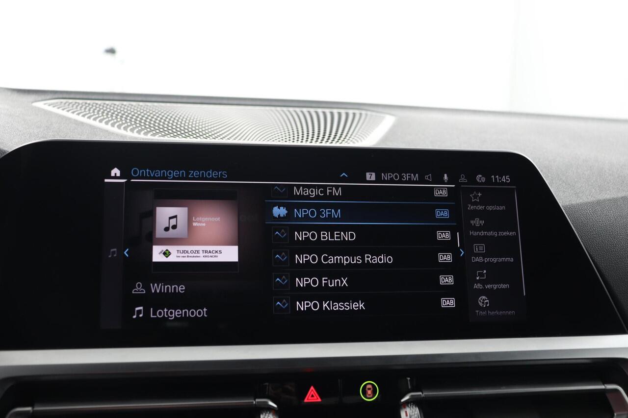 BMW 3-SERIE 320e Business Edition Plus | M-Sport Plus | Trekhaak | Comfort Access | Active Cruise Control | Head-Up Display | Laserlight