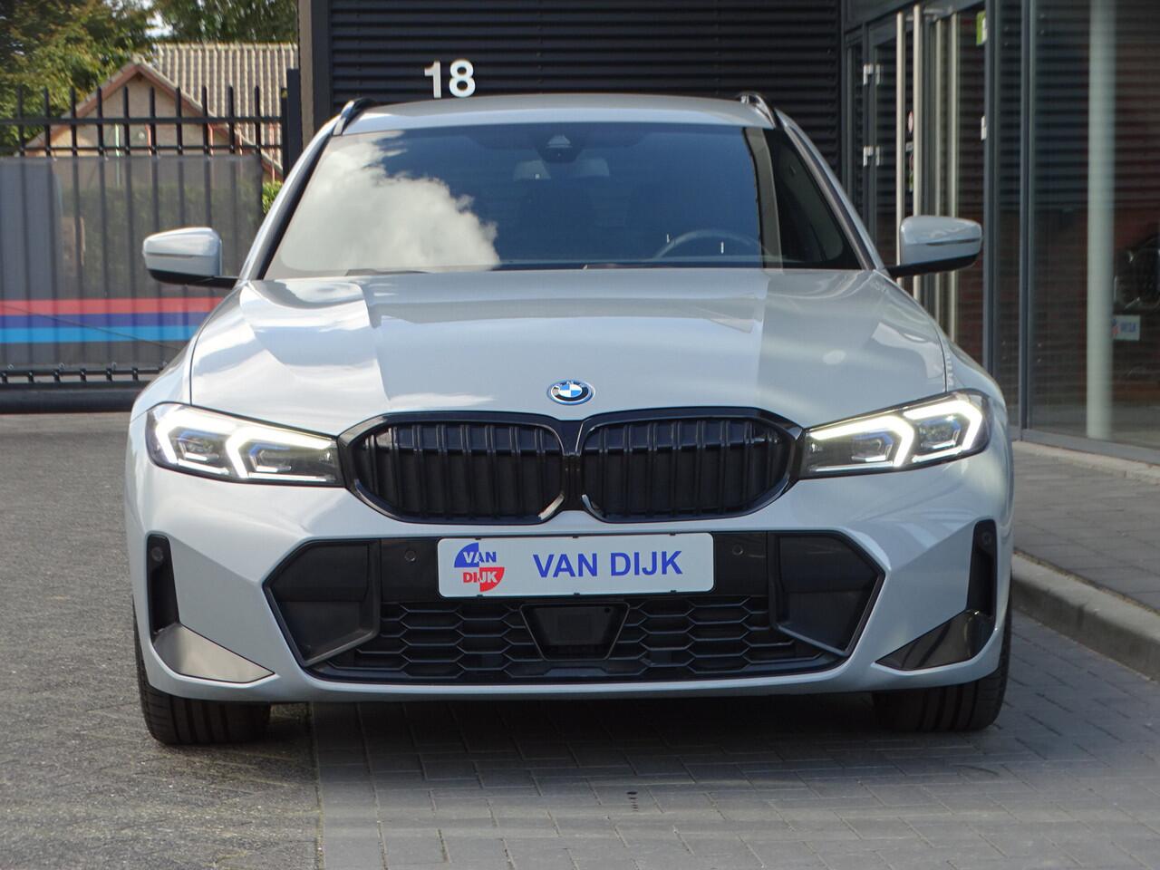 BMW 3-SERIE 330e Touring M Sportpakket Elek.Sportstoelen Driv.Ass. Active Cruis control HiFi Ada.Led 20'' LM Velgen