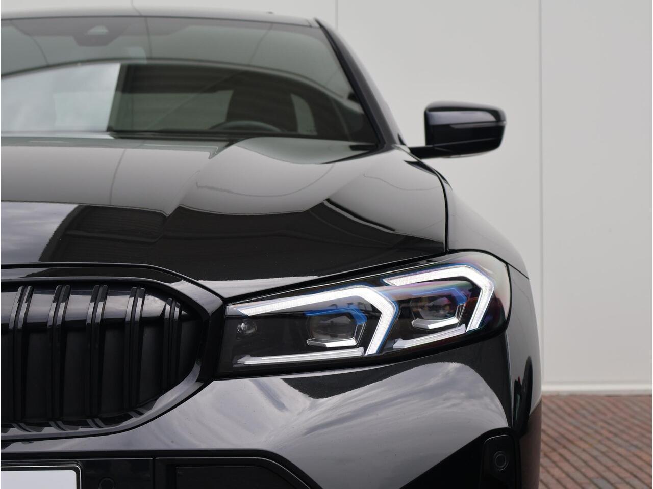 BMW 3-SERIE 320i M Sportpakket/ Schuifkanteldak/ Active Cruise Controle/ 19 inch