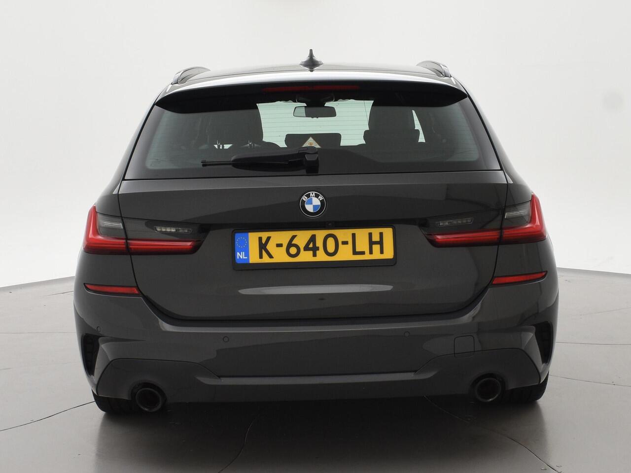 BMW 3-SERIE Touring 318i AUT. M-SPORT DRAVITGRAU + SPORTSTOELEN | CAMERA | MEMORY | HIFI | SFEERVERLICHTING | CARPLAY
