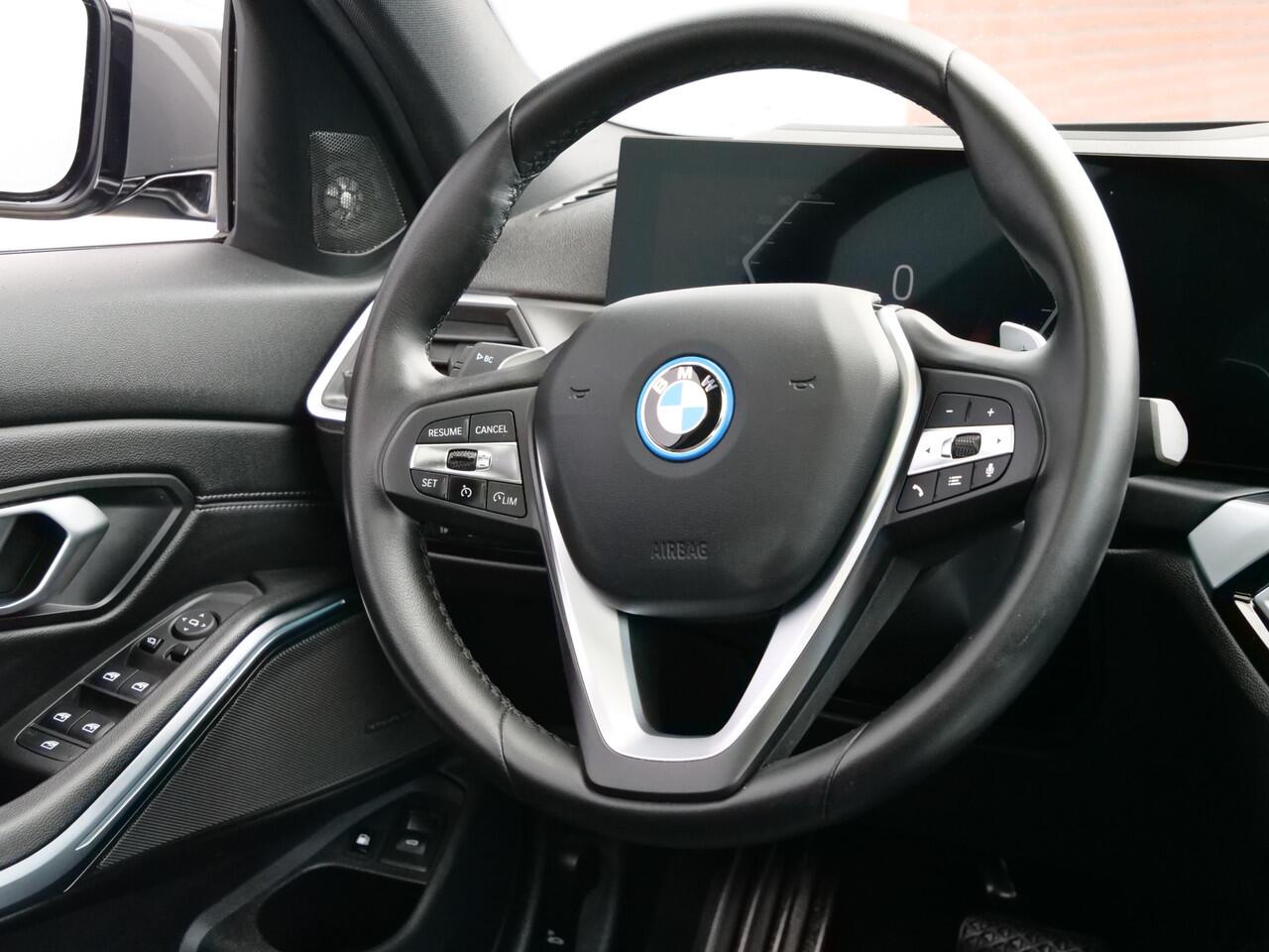 BMW 3-SERIE 320e 204 Pk Automaat van ¤ 36.450,- voor