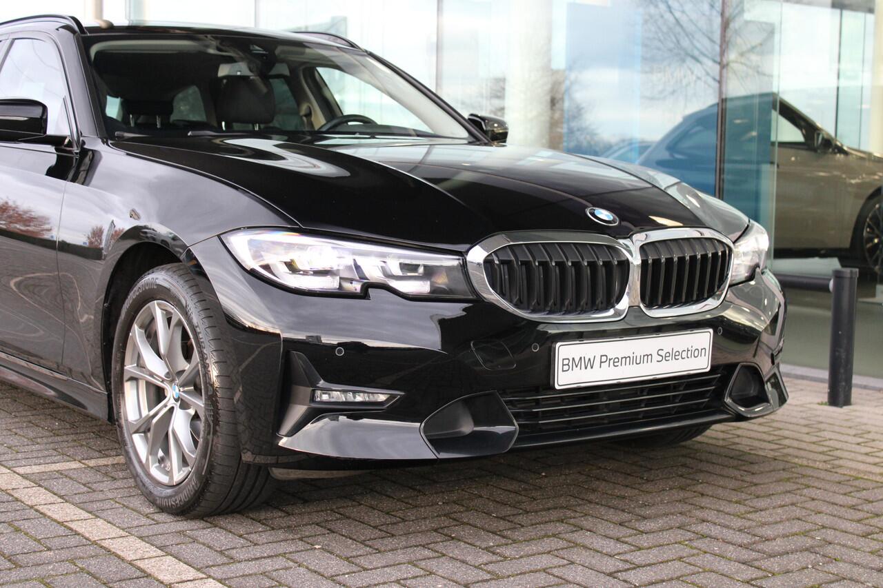 BMW 3-SERIE Touring 318i Executive Sport Line Automaat / Trekhaak / Sportstoelen / Comfort Access / Live Cockpit Professional / Stoelverwarming