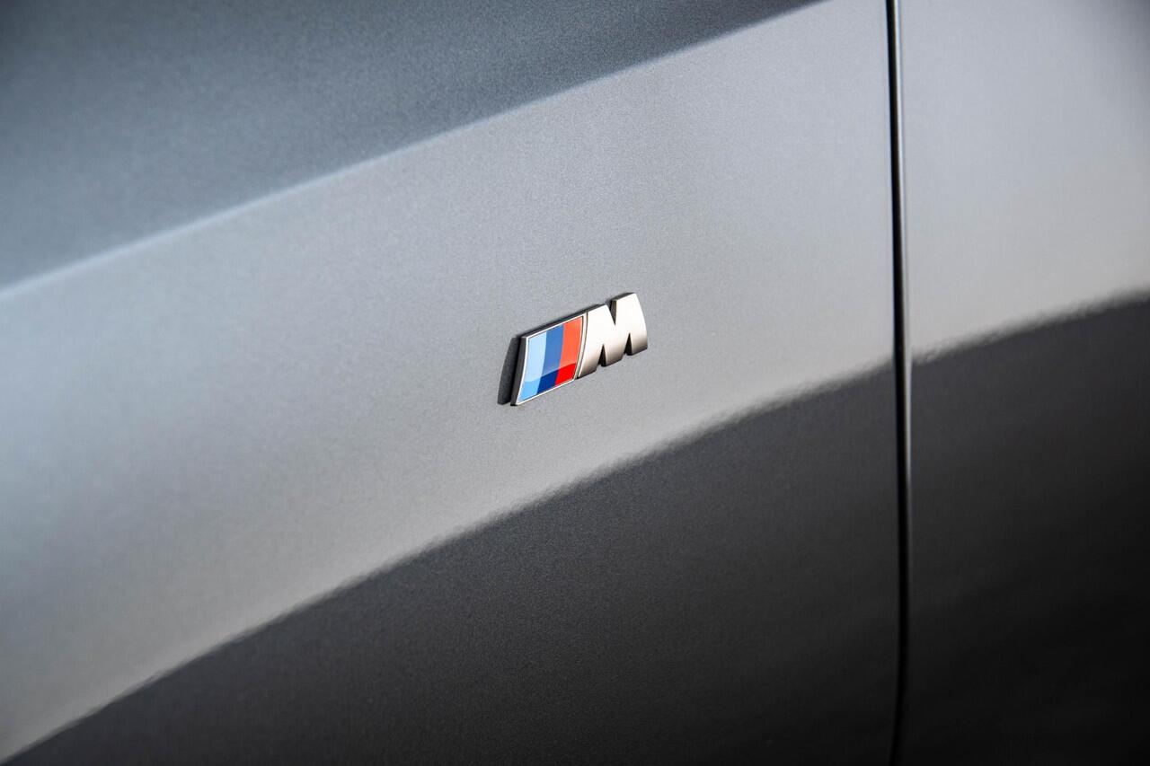 BMW 3-SERIE M340i xDrive High Executive Panoramadak - Head up - Elektrisch verstelbare/verwarmde stoelen - Comfort Access - Active Guard Plus - Driving Assistant Professional - Ambiance verlichting - Hifi -