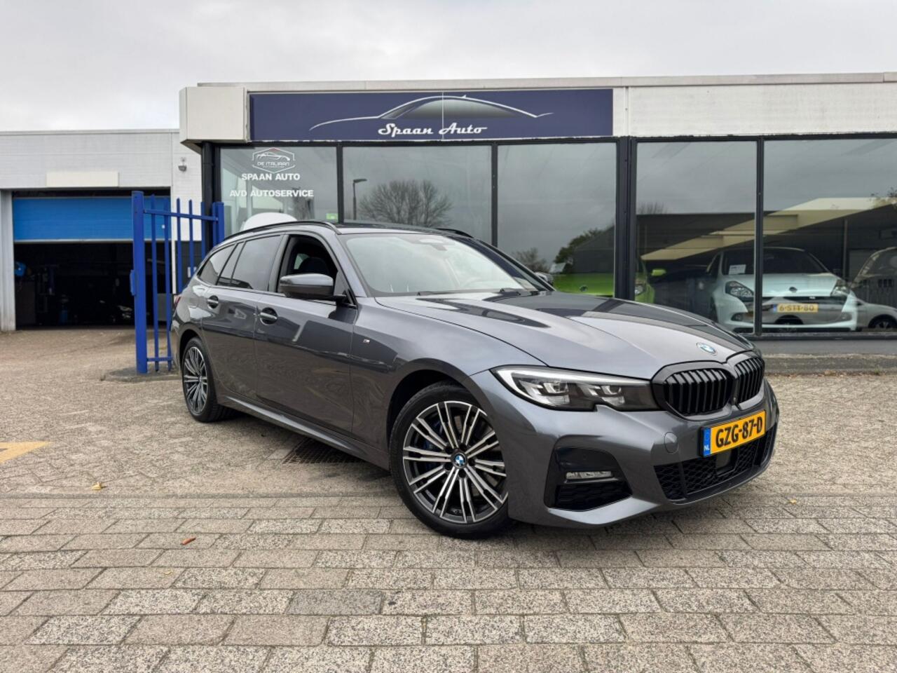 BMW 3-SERIE 330e M-SPORT | PANO | HEAD-UP | HARMAN KARDON | 360 °