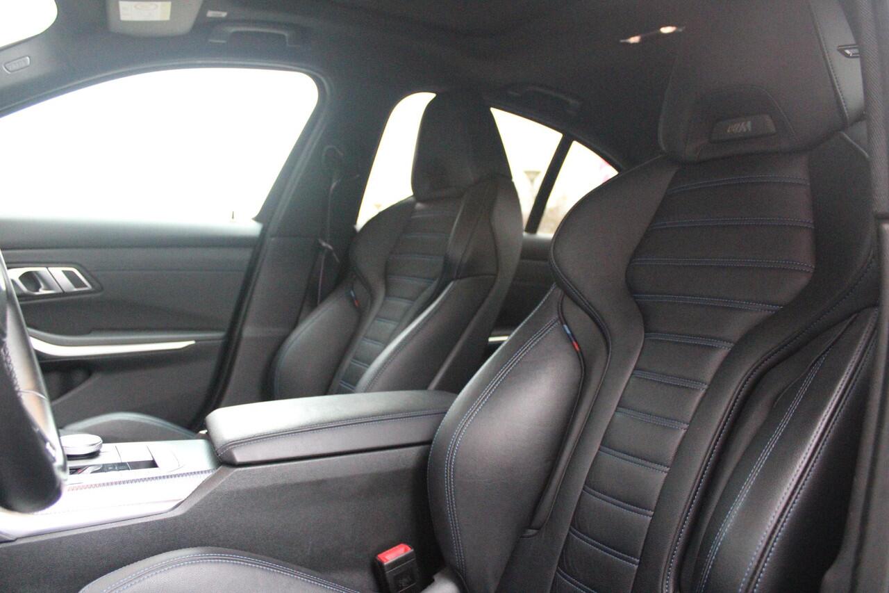 BMW 3-SERIE 330e 292PK xDRIVE | PANORAMISCH SCHUIF/KANTEL DAK | M-SPORT PRO-PAKKET | M-SPORT REMMEN UITGEVOERD IN DONKERBLAUW MET M LOGO | BMW LIVE COCKPIT PROFESSIONAL | CURVED DISPLAY |DRIVING ASSISTANT INCL. HEAD-UP DISPLAY | PARKING ASSIST INCL. ACHTERUITRIJCAMER