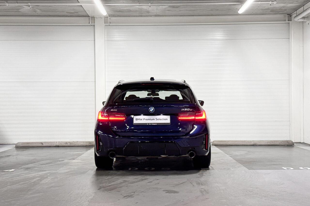 BMW 3-SERIE Touring 330e xDrive M Sport | Panoramadak | Leder