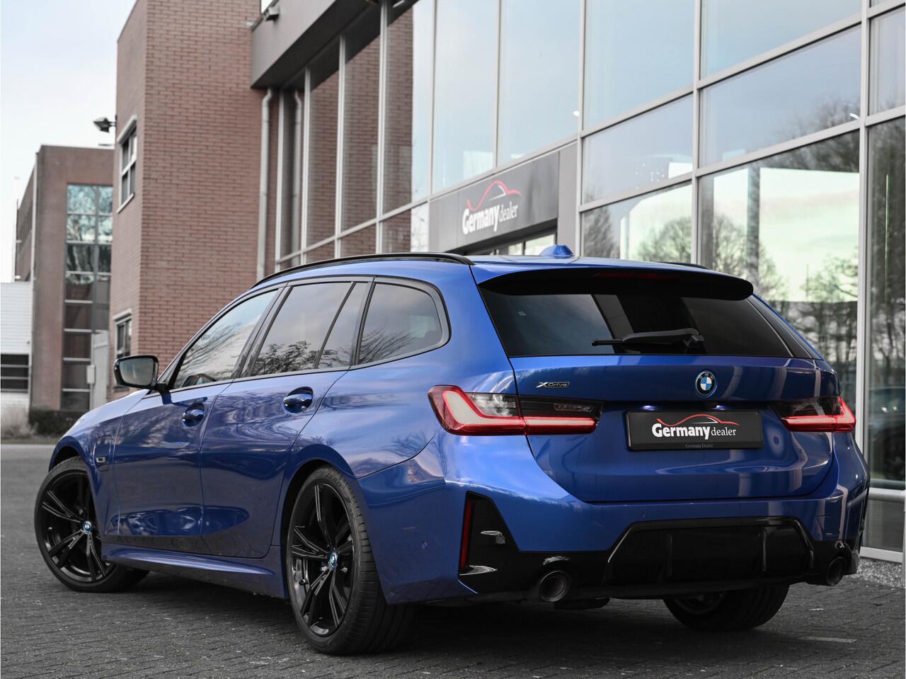 BMW 3-SERIE Touring 330e xDrive 292pk M-Sport-Pro Pano HUD E-Zetels ACC M-Rem Widescreen Hifi VOL!