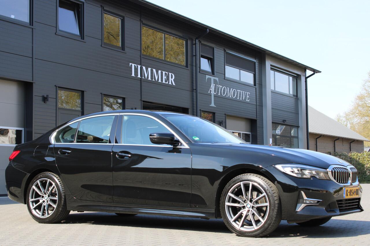 BMW 3-SERIE 320i High Executive Leder - Stoelverwarming - Dealer onderhouden Luxery line