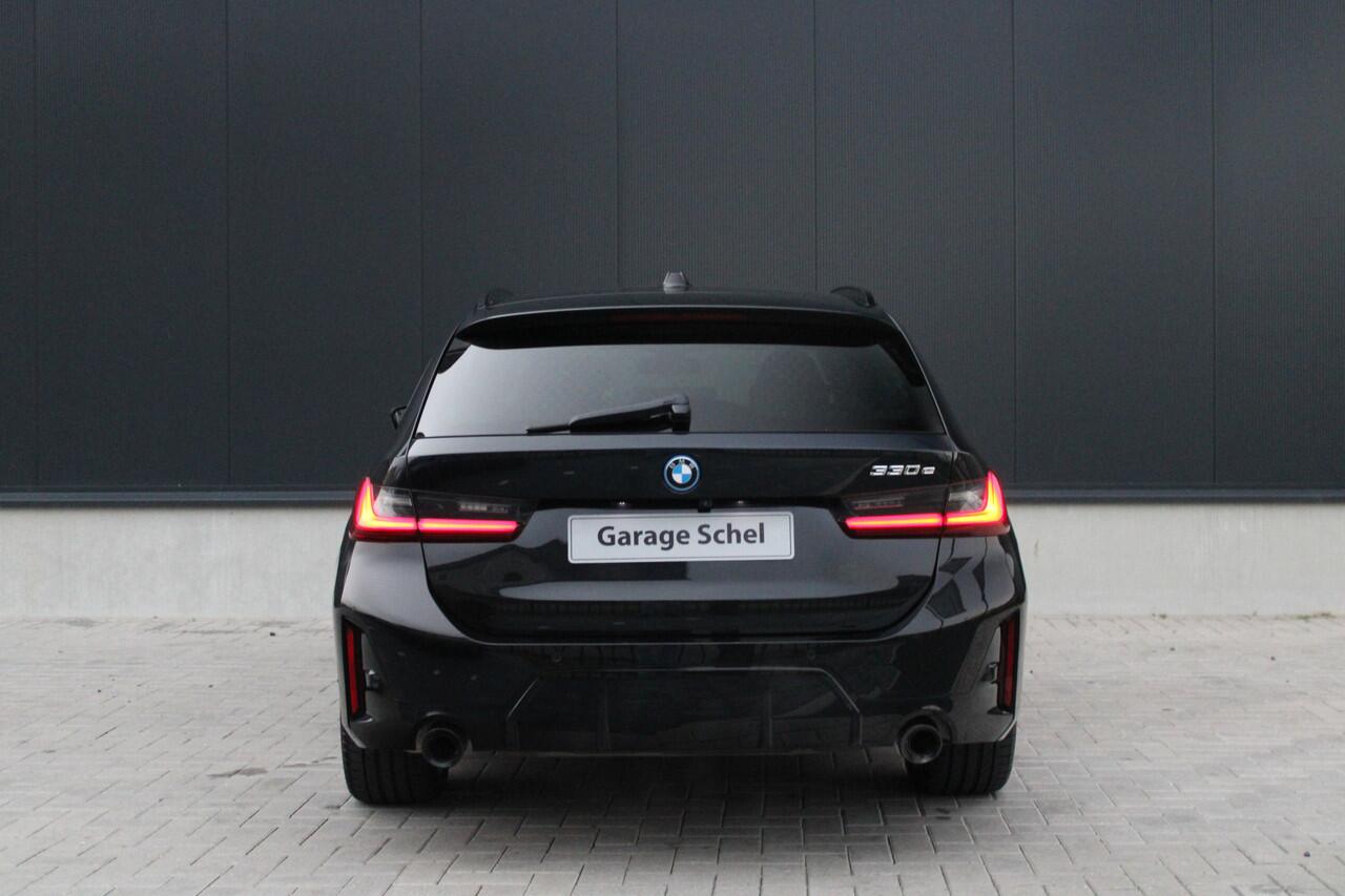 BMW 3-SERIE Touring 330e M Sport - M Sportstoelen - Pano - ACC - Keyless - H&K - Sport Remmen - Memory - Rijklaar