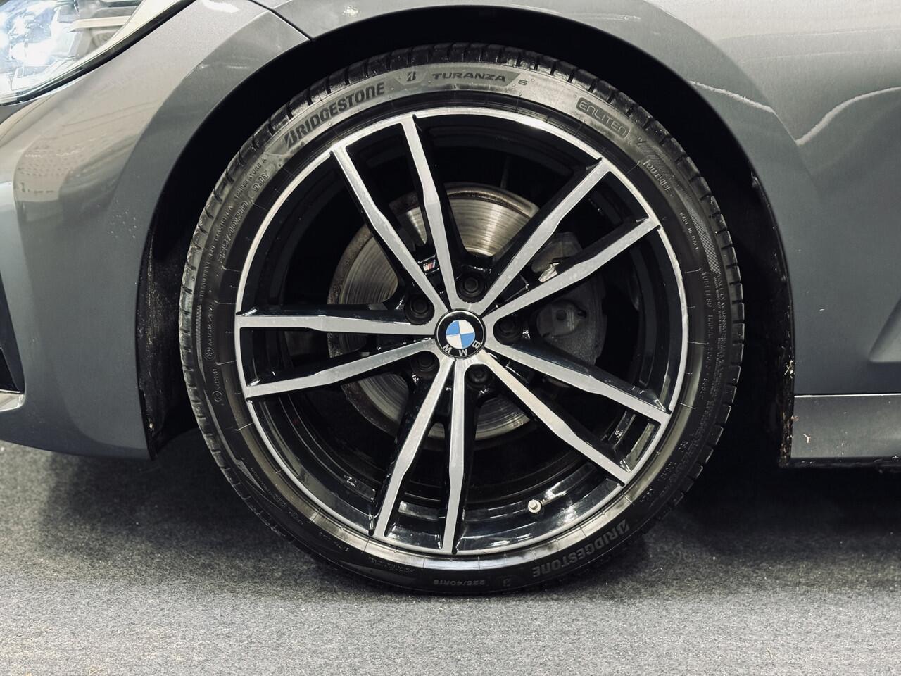 BMW 3-SERIE 320i High Ex. M-Sport ShadowLine | 19" | Leder | Trekhaak