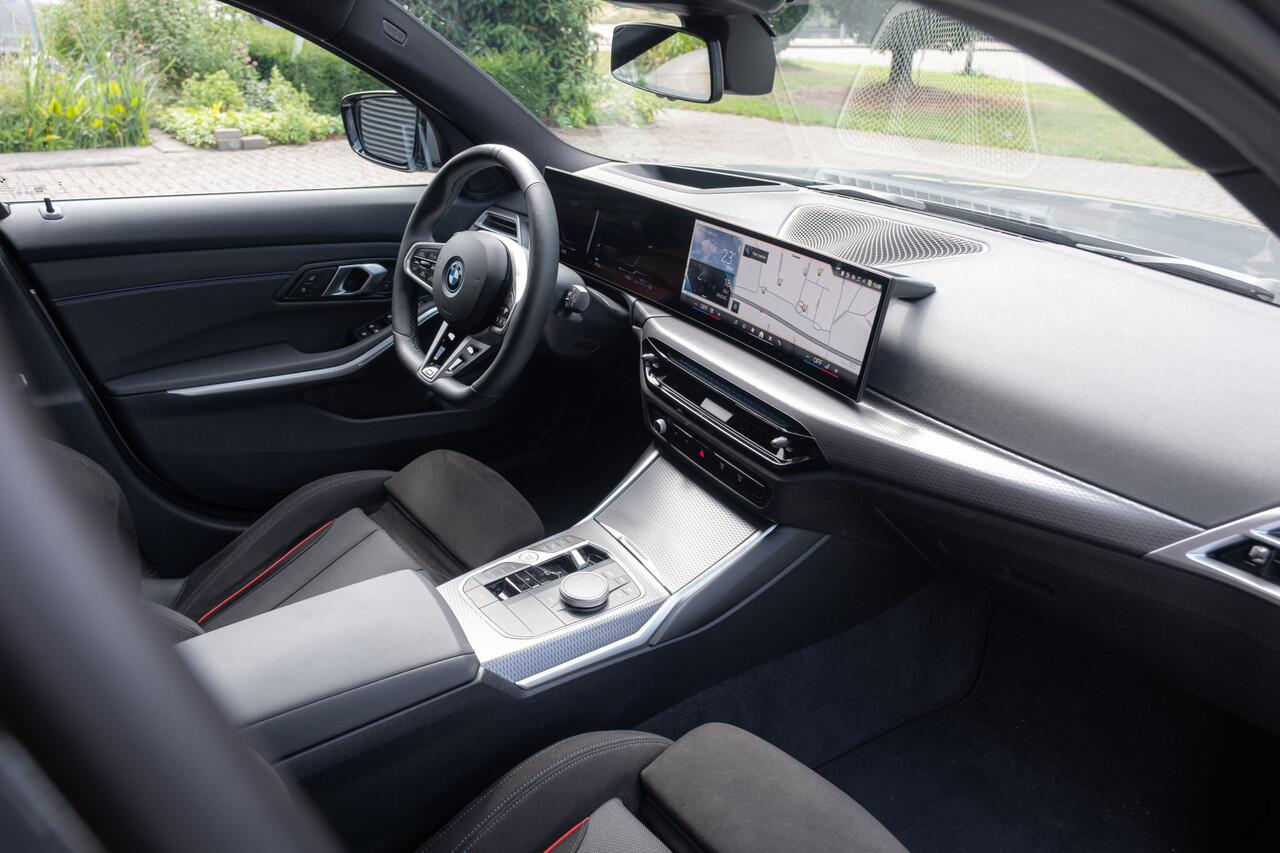 BMW 3-SERIE Touring 330e MY2025 330e Touring M Sport High Executive NP ¤ 78843