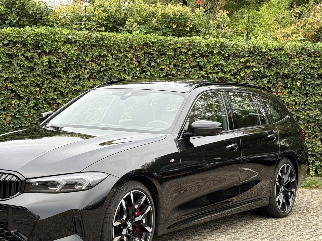 BMW 3-SERIE Touring 330i xDrive | M-Sport Pro | 19'' | Elek. Trekhaak | Panorama