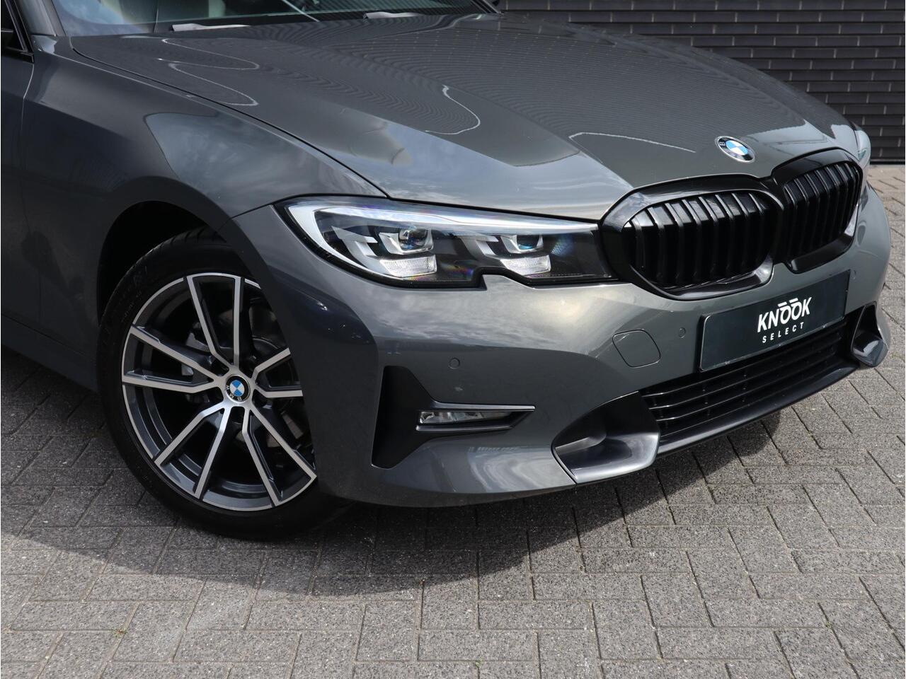 BMW 3-SERIE Touring Executive Sport Line Automaat / Live Cockpit Professional / Trekhaak / Panoramadak / Apple CarPlay / 18 Inch / Hifi / LED / Shadow Line