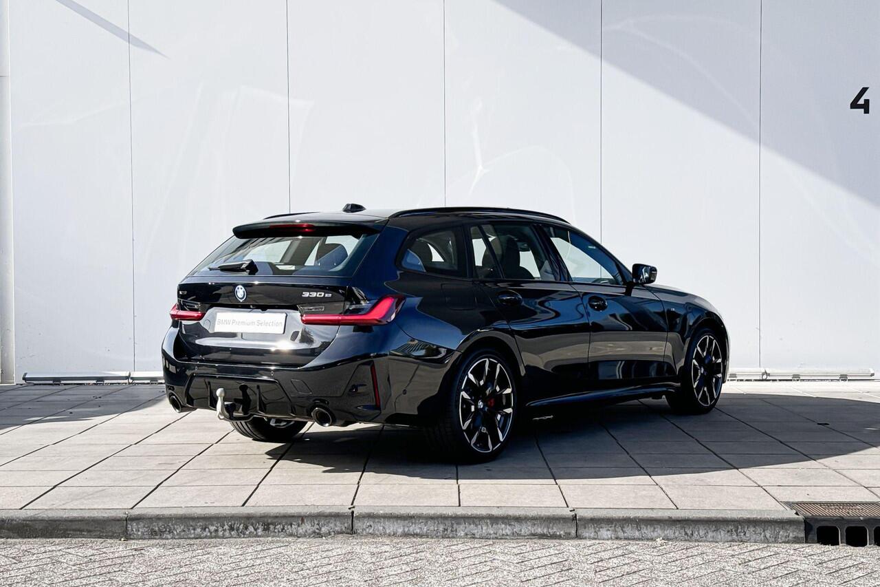 BMW 3-SERIE Touring 330e xDrive Harman Kardon audio / Glazen dak / 19 inch / Achteruitrij Camera
