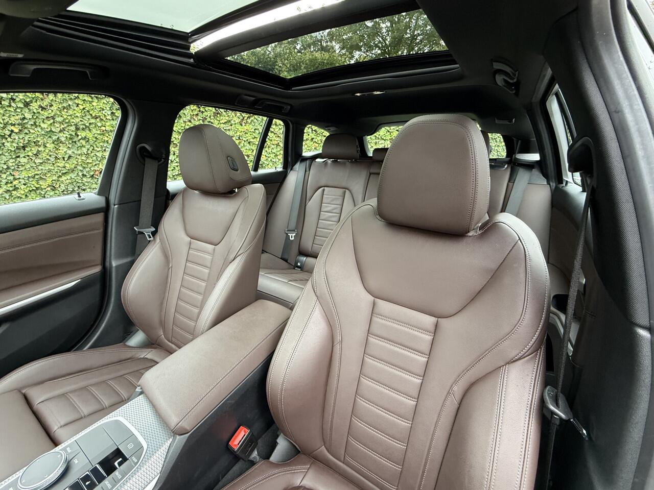 BMW 3-SERIE Touring 318i | NW Model | M-Sport | 19'' | Panorama | Camera | Elek. Trekhaak