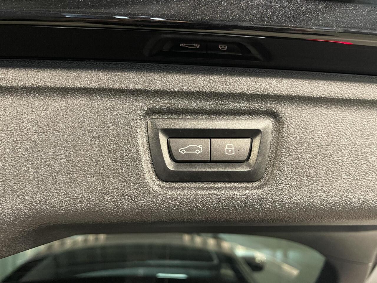 BMW 3-SERIE Touring 330e xDrive M Sport 18"/Panoramadak/Trekhaak/Dodehoek/Keyless/Head-up/Laser LED/Camera/HiFi/Stoelverwarming