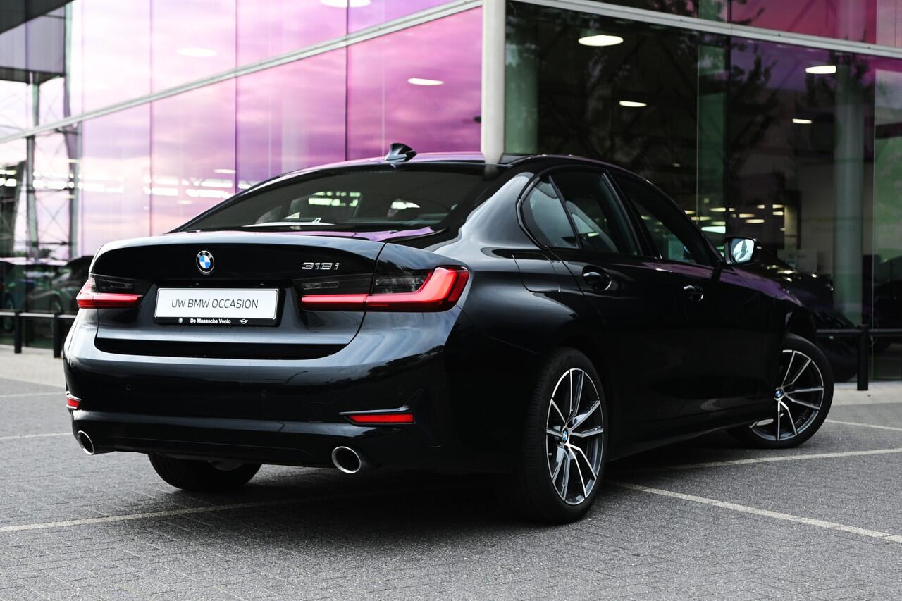 BMW 3-SERIE 318i Executive Sport Line Automaat / Sportstoelen / LED / Live Cockpit Professional / Stoelverwarming / Cruise Control