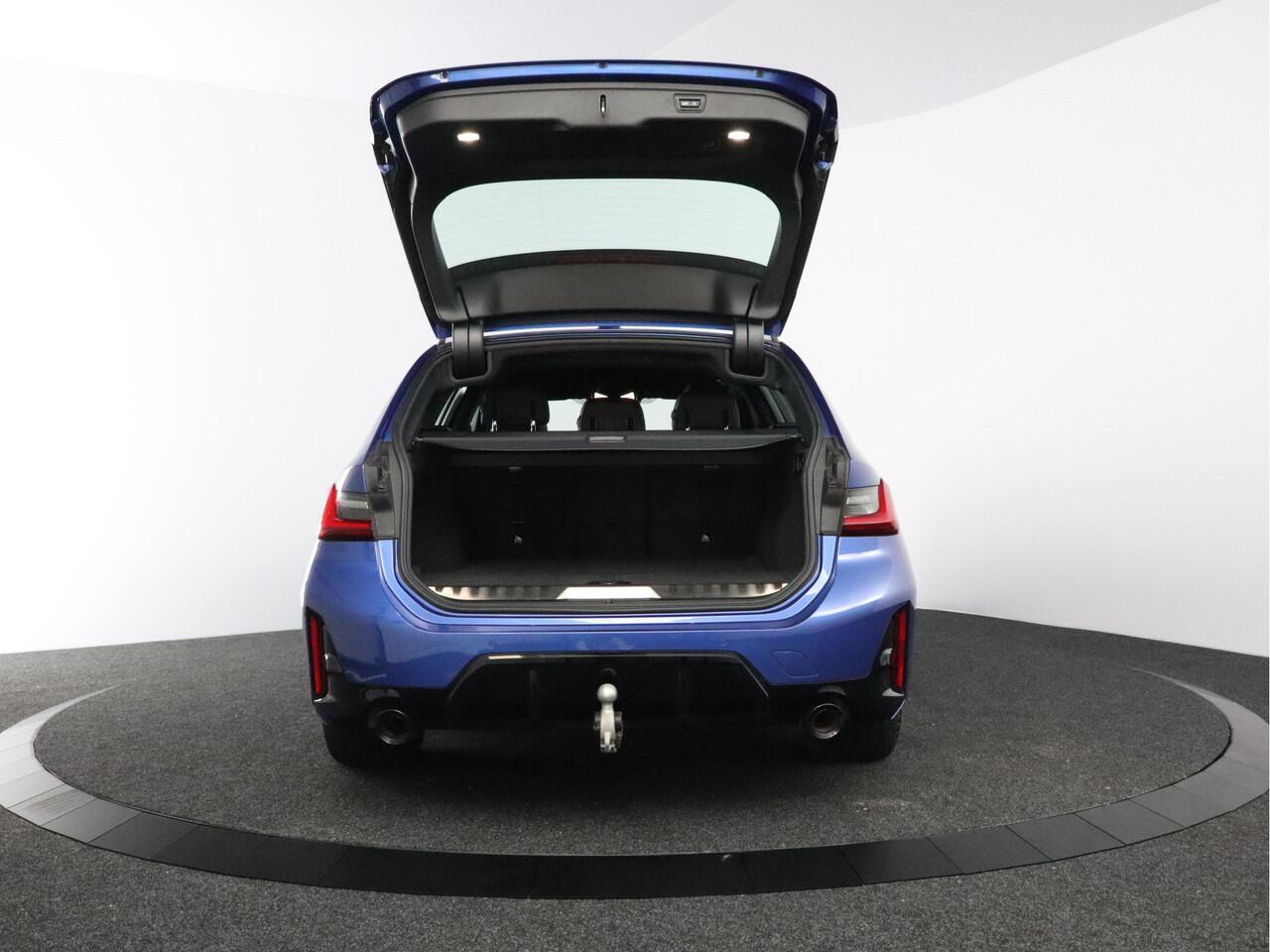 BMW 3-SERIE Touring 330e xDrive | M-Sport Pro | Trekhaak | Leder