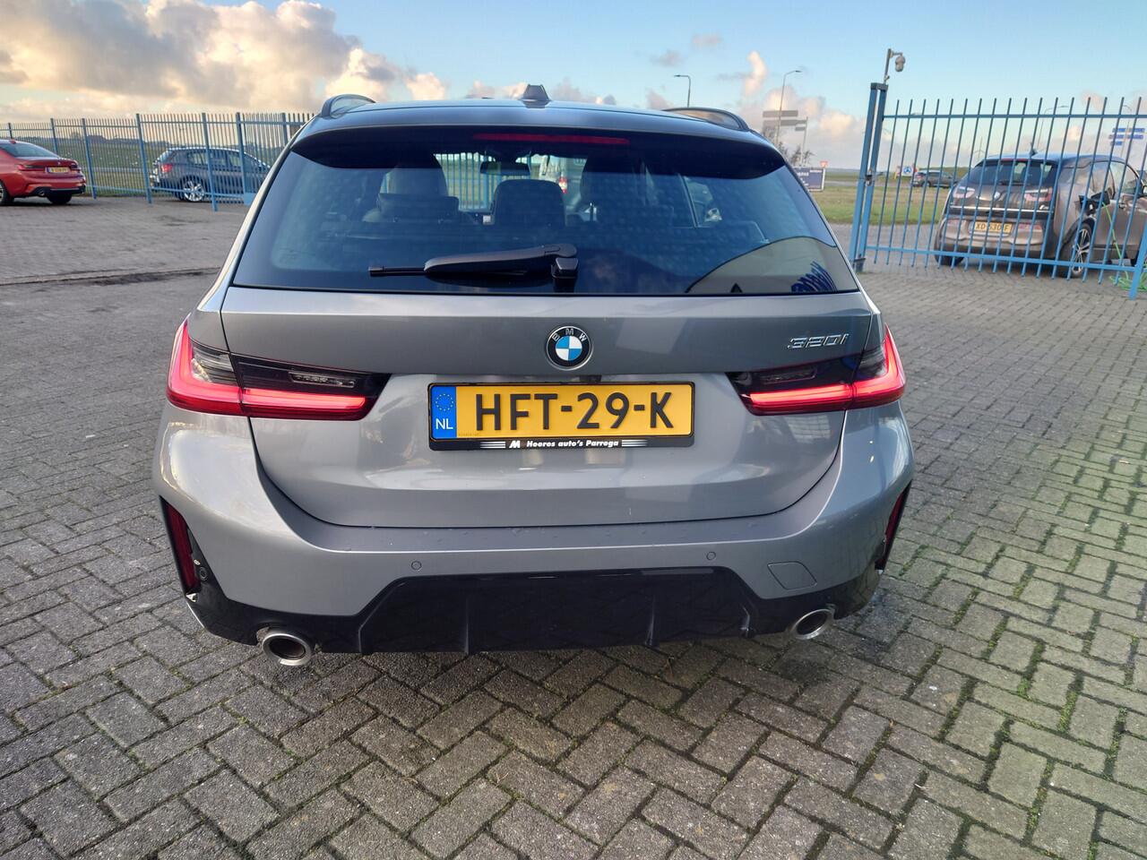 BMW 3-SERIE Touring 320i High Executive / M-Sport / LED / DAB / HIFI / Camera / Bomvol