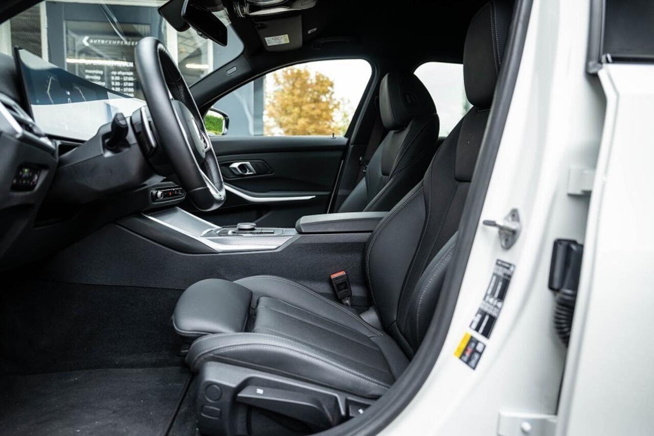 BMW 3-SERIE 330e xDrive M Sport LCI | Facelift | Shadow | Trekhaak | Widescreen | Hifi | Camera | 18' inch |