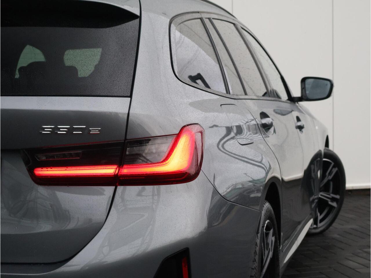 BMW 3-SERIE Touring 330e M-Sportpakket Pro / HIFI / Stoelverwarming / Comfort Access / Extra Getint Glas /