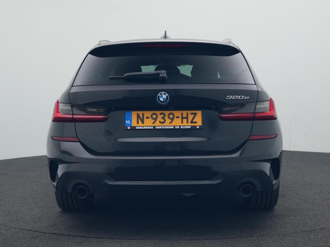 BMW 3-SERIE Touring 320e Business Edition Plus automaat | Laser LED koplampen | M Sport | Panorama dak | lederen bekleding | elektrisch wegklapbare trekhaak