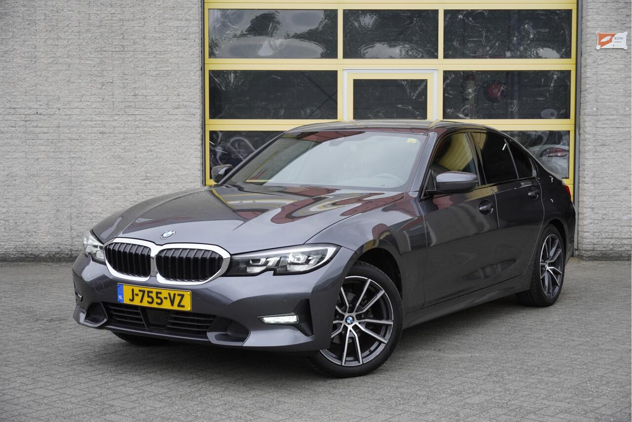 BMW 3-SERIE 318i Automaat! Executive Edition BJ2020 Lmv 18" | Led | Pdc | Navi | Achteruitrijcamera | Dashboard verlichting | Virtual cockpit | Climate control | Adaptieve cruise control | Sportstoelen | Zwarte hemel | Extra getint glas