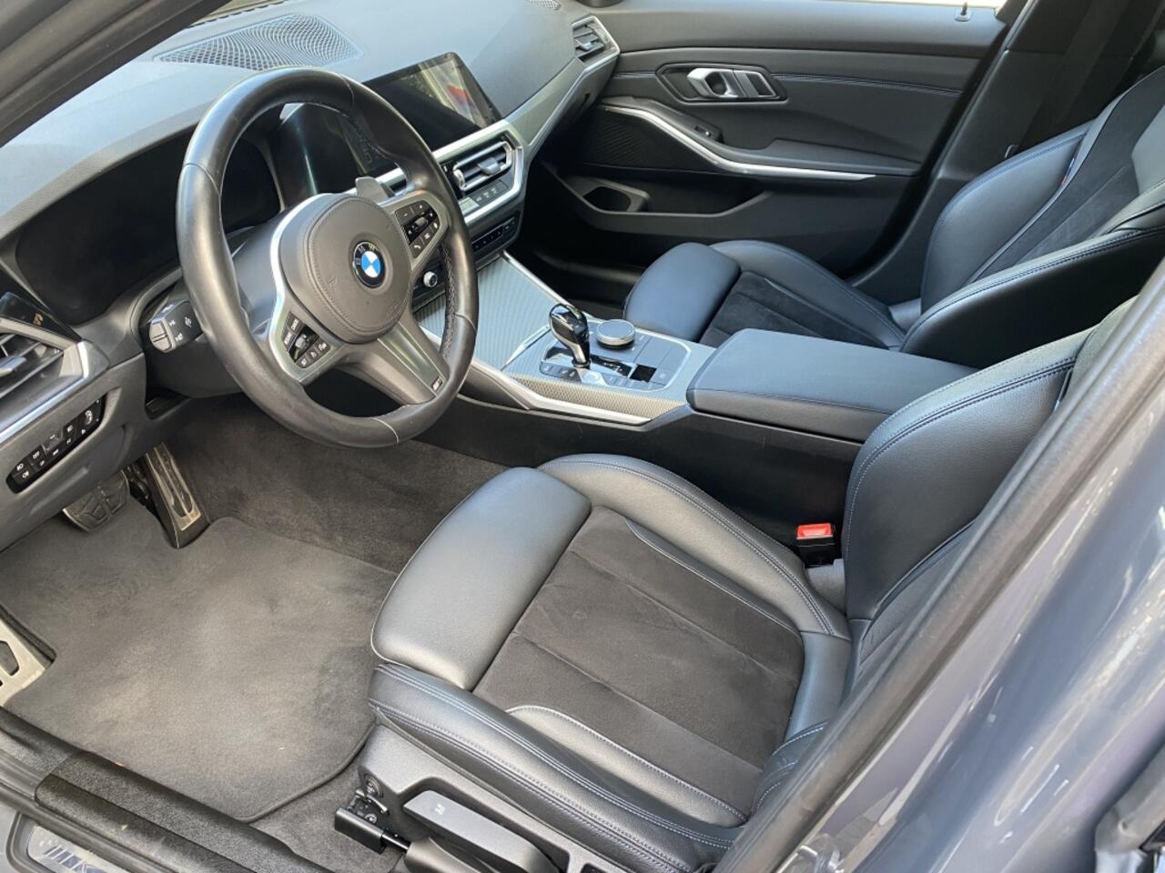 BMW 3-SERIE 320i Business Ed.