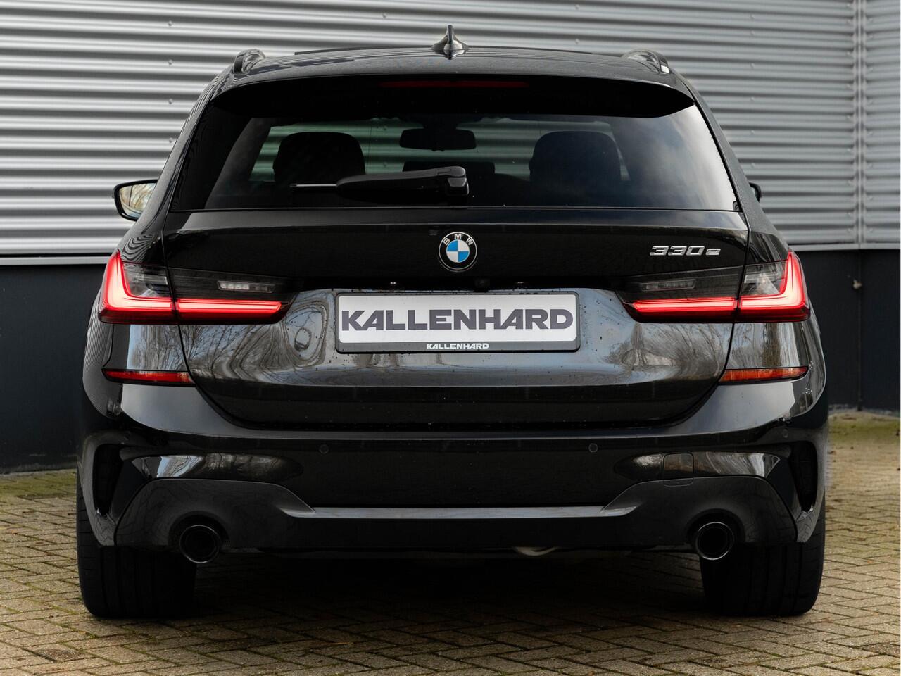 BMW 3-SERIE Touring 330e M-Sport - Pano - Trekhaak - Harman Kardon - Lasers - Head-Up