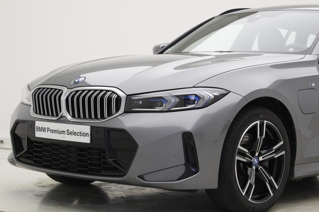 BMW 3-SERIE Touring 330e M-Sport | 2024 | Hifi | Camera | Curved Display | 18" | Nu voor 42.895,-