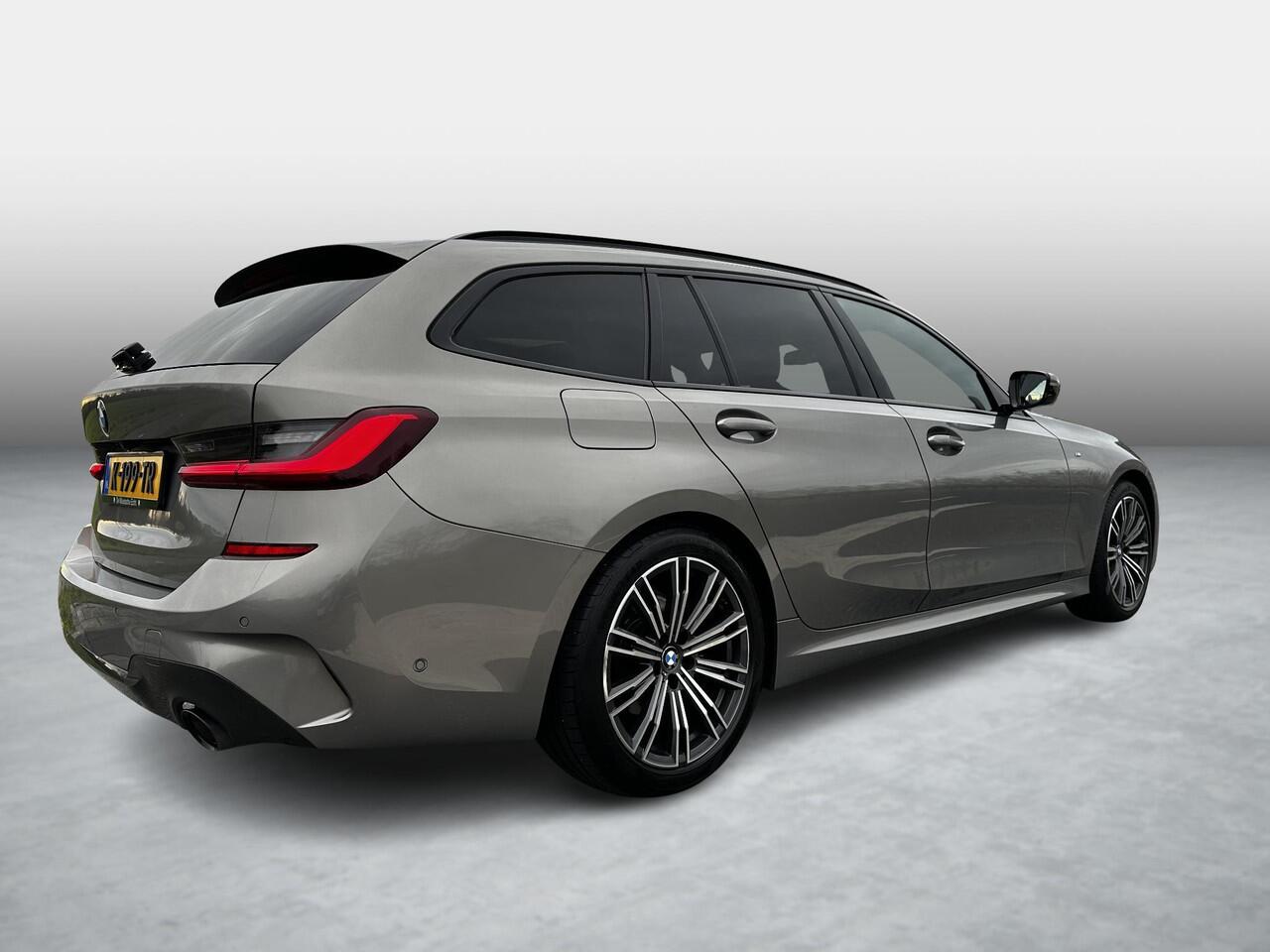 BMW 3-SERIE Touring 320i Corporate Executive | M-Sport onderstel | Sporstoelen | Trekhaak |