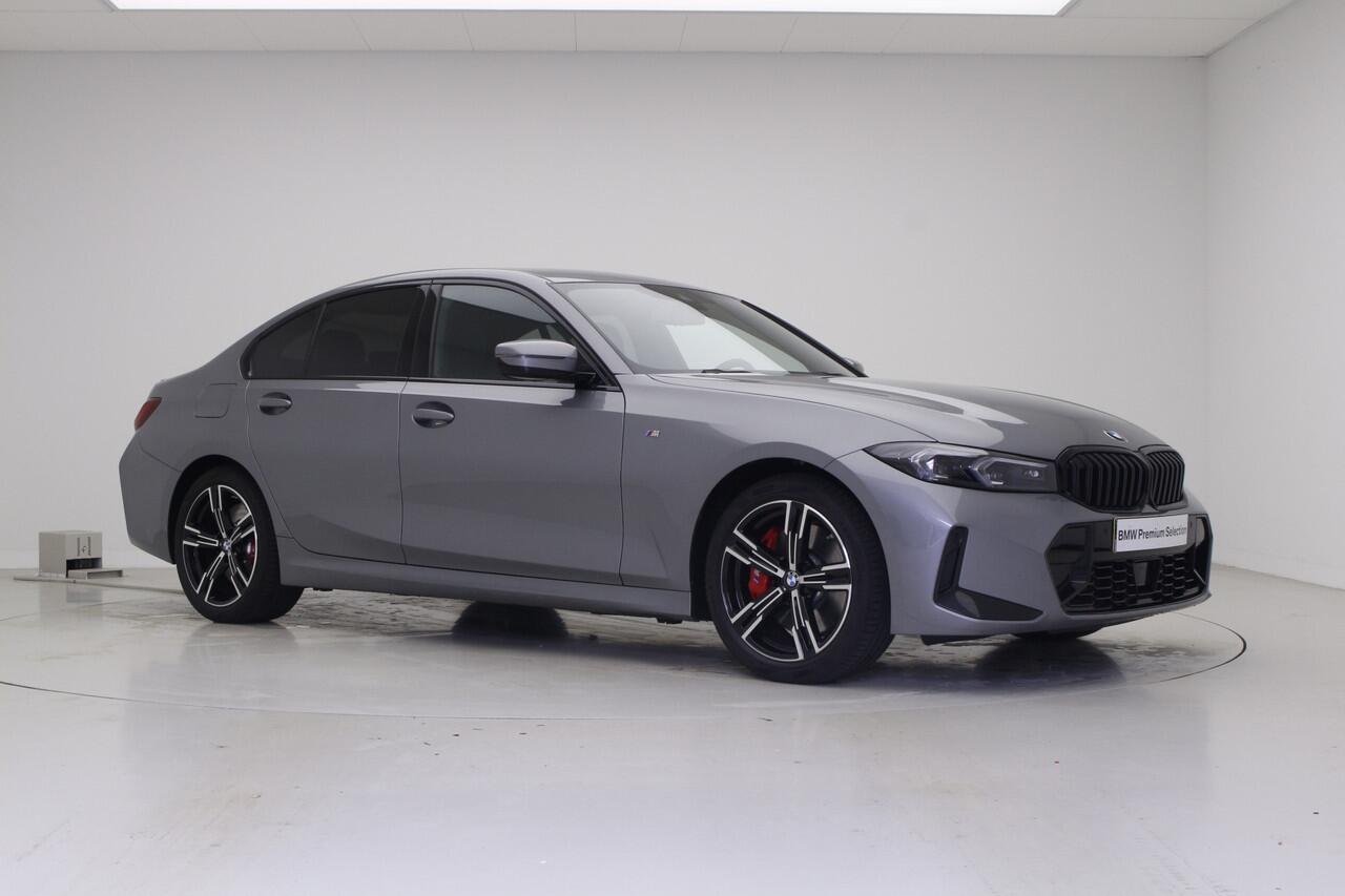 BMW 3-SERIE 320i M-Sport Pro | Active Cruise Controle | Elektrisch verstelbare stoelen | Nu voor 49.895,-