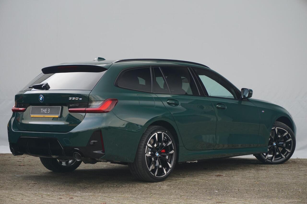 BMW 3-SERIE Touring 330e Individual Lak | M Sportpakket Pro | Innovation Pack | Comfort Pack | Trekhaak | Panoramadak